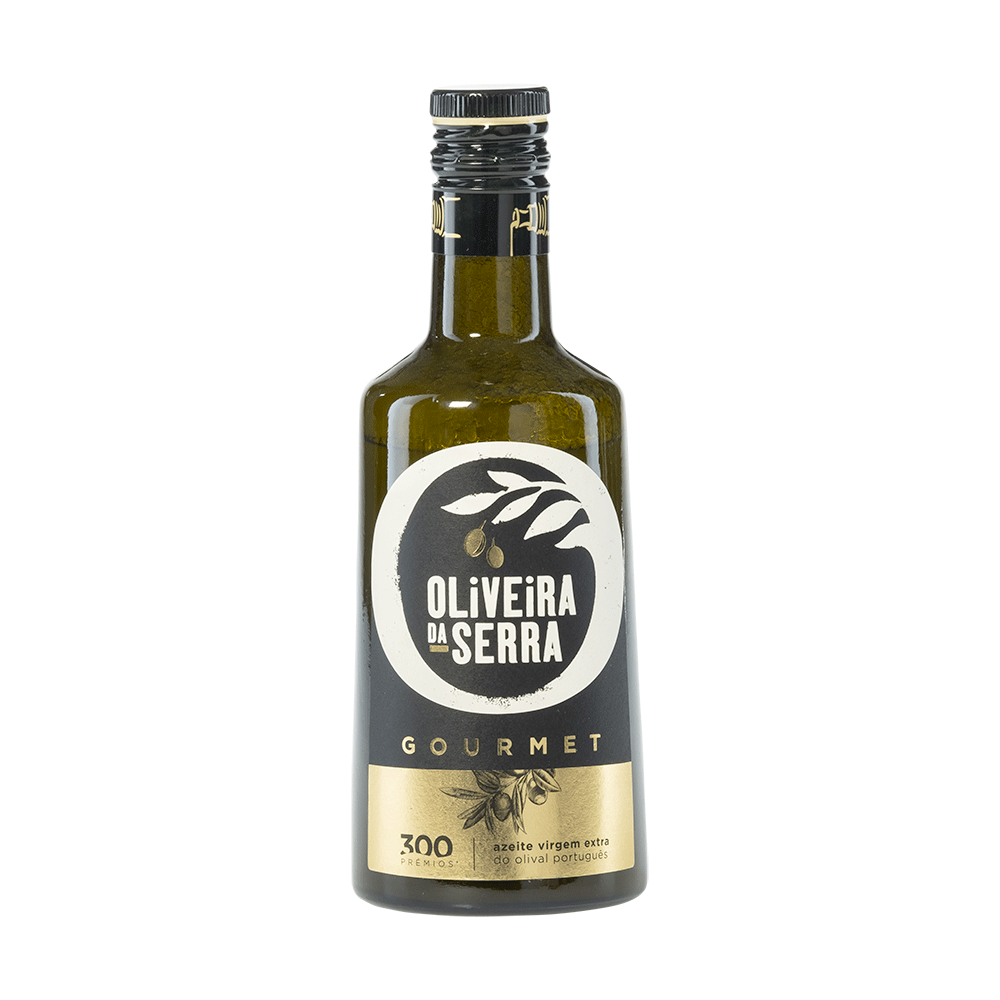 Red Dot Design Award: Unlabelled Oliveira Da Serra Olive Oil Bottle - View #3
